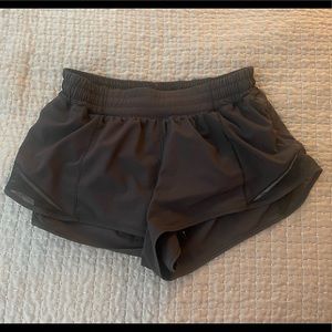 lulu lemon hotty hot shorts